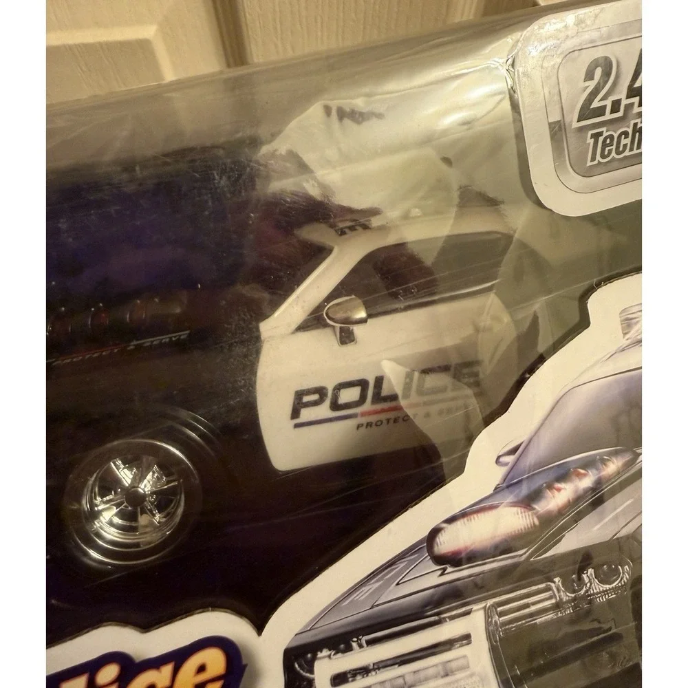Kidirace Remote Control Police Car‎ Toy with Lights and Sirens - Rechargeable